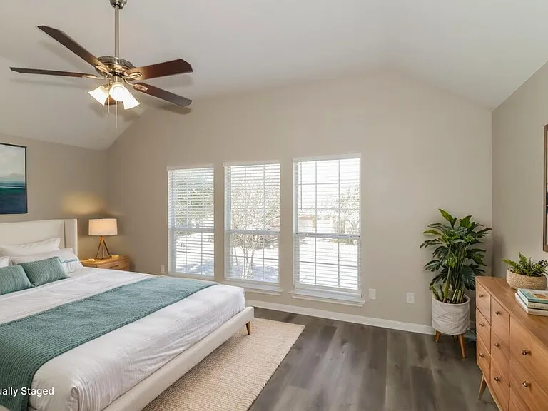 539 W Metcalfe St — Photo 12