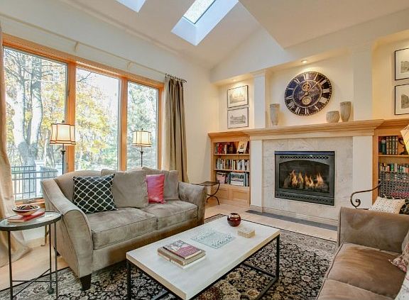 5th image of 9642 Brookview Ct