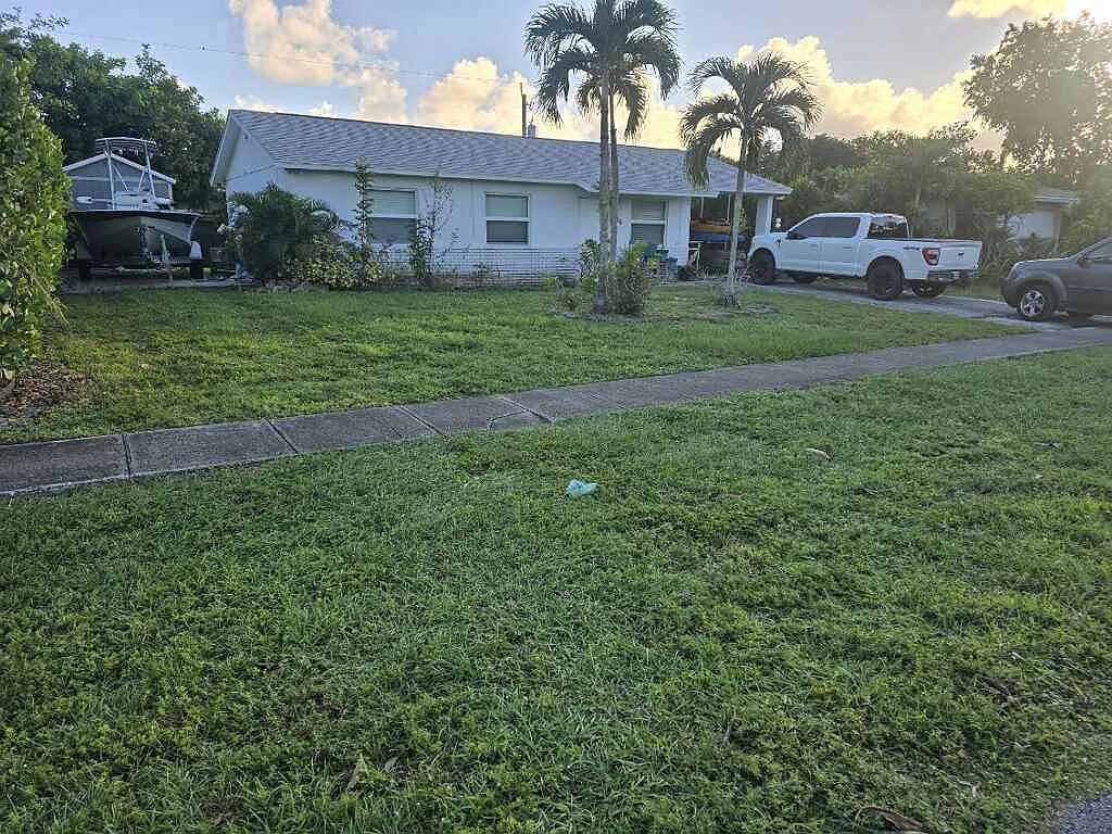 3 bed, 962 sqft, $2,995 — Photo 1