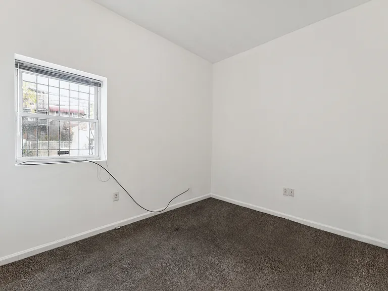 2252 N Park Ave #1 — Photo 11