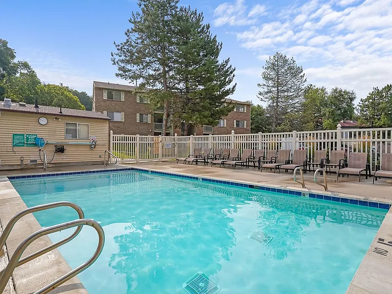 Brighton Park Apartments — Photo 9