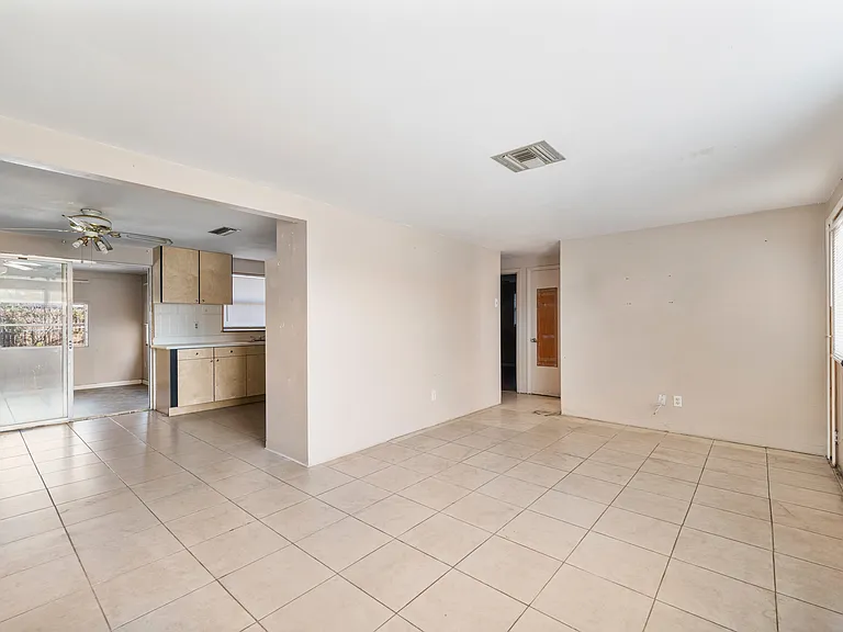 4719 Blossom Dr — Photo 7
