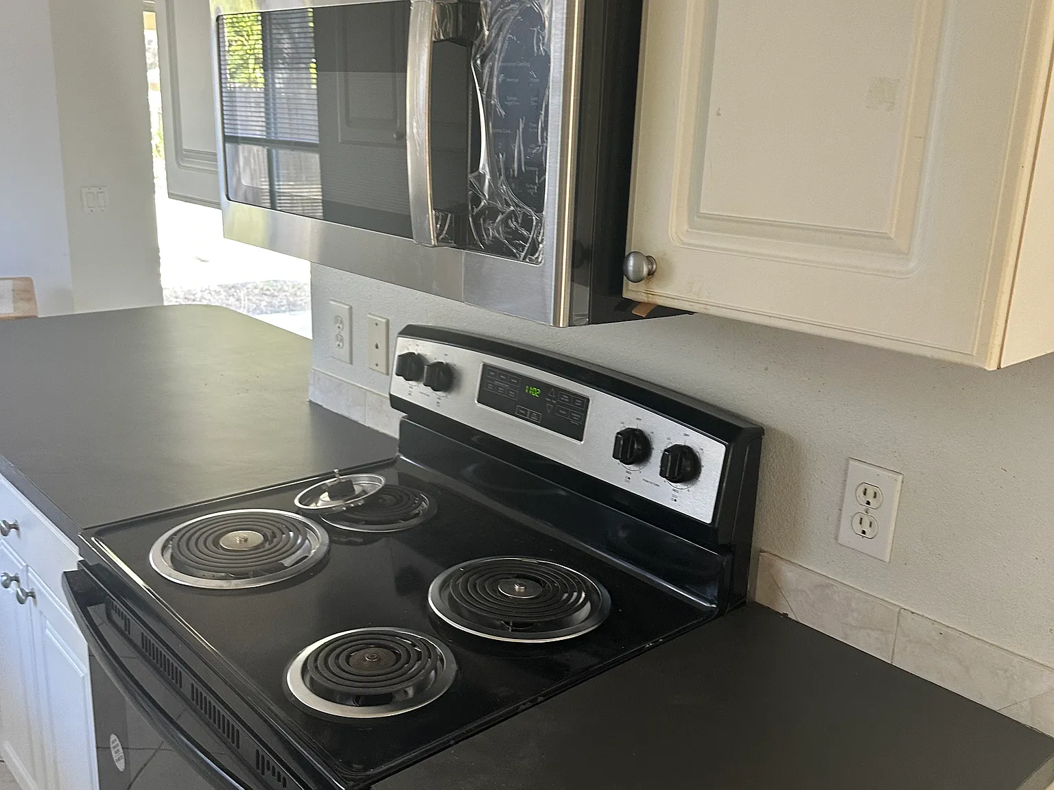 3 bed, 1347 sqft, $1,900 — Photo 4
