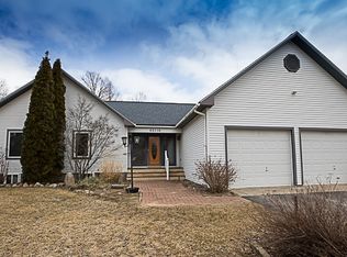 05110 Castleview Dr, Charlevoix, MI 49720