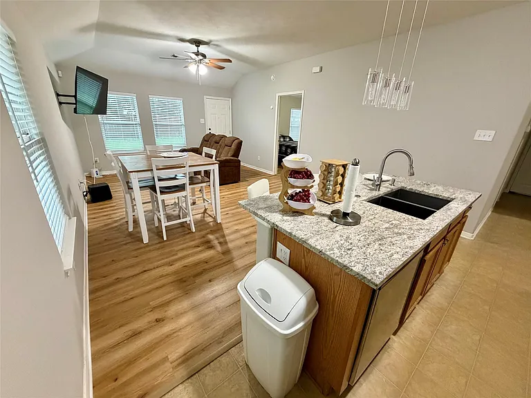 6306 Wellington Meadows Dr — Photo 4