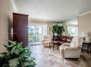 201 178th Dr APT 420, Sunny Isles Beach, FL 33160