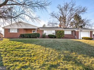 1330 Chapel Dr, York, PA 17404