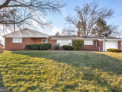 1330 Chapel Dr, York, PA, 17404
