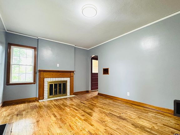 5th image of 2520 SE Michigan Ave