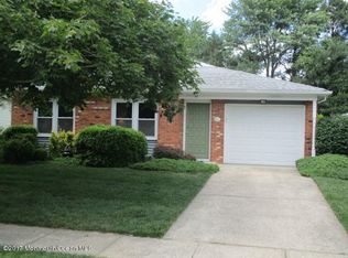 44 Meadowbrook Rd, Brick, NJ 08723