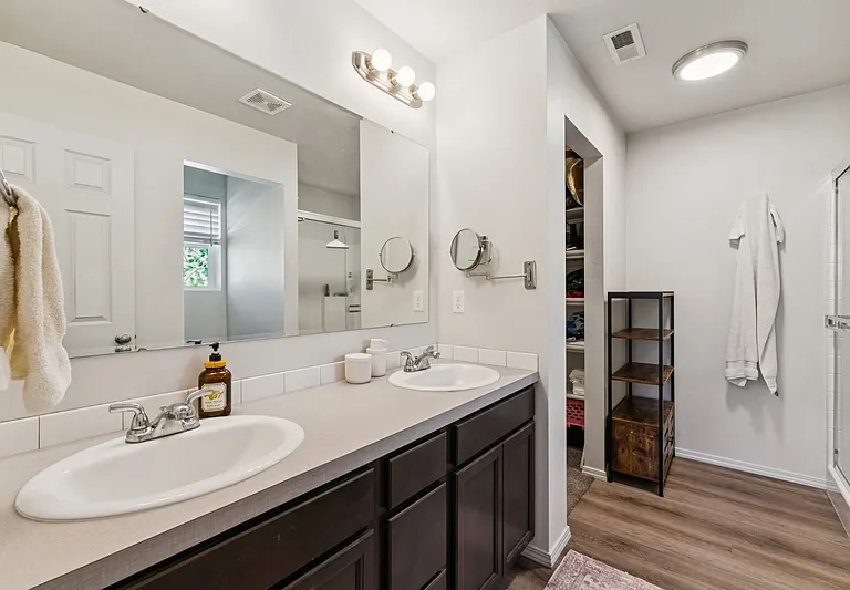 8316 E Conant St — Photo 18
