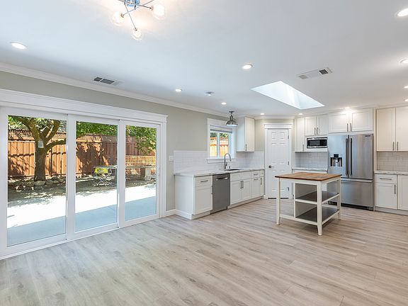 2nd image of 1032 Pueblo Ave #A