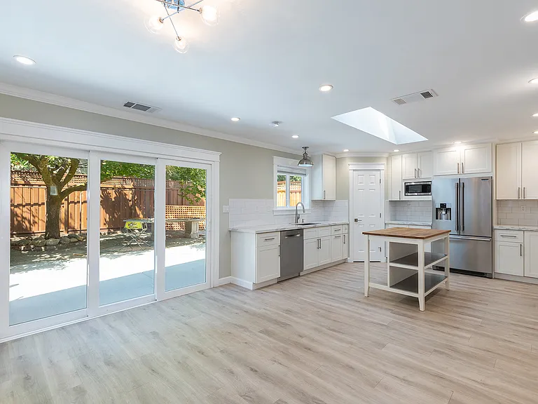 1032 Pueblo Ave #A — Photo 2
