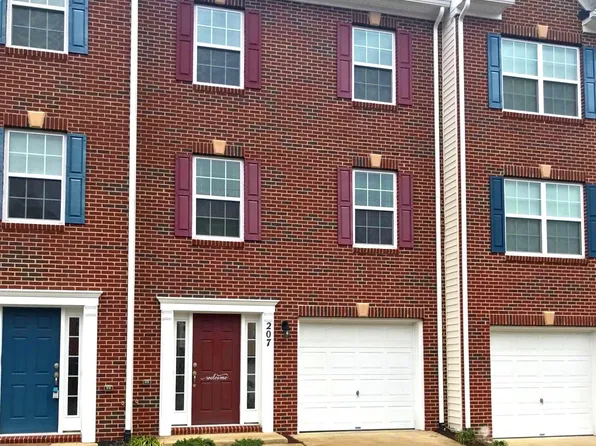 207 Dundee Pl, Fredericksburg, VA 22405