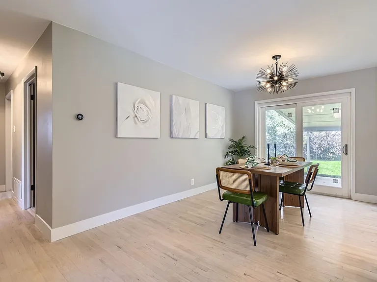 3576 S Holly St — Photo 4