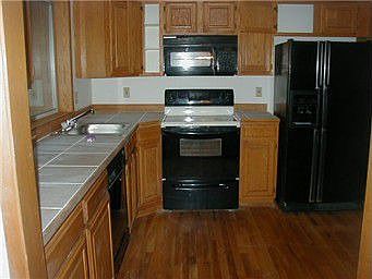 Showings or info 7 days a week - info@metrorgi.com or 425-780-7878 to schedule