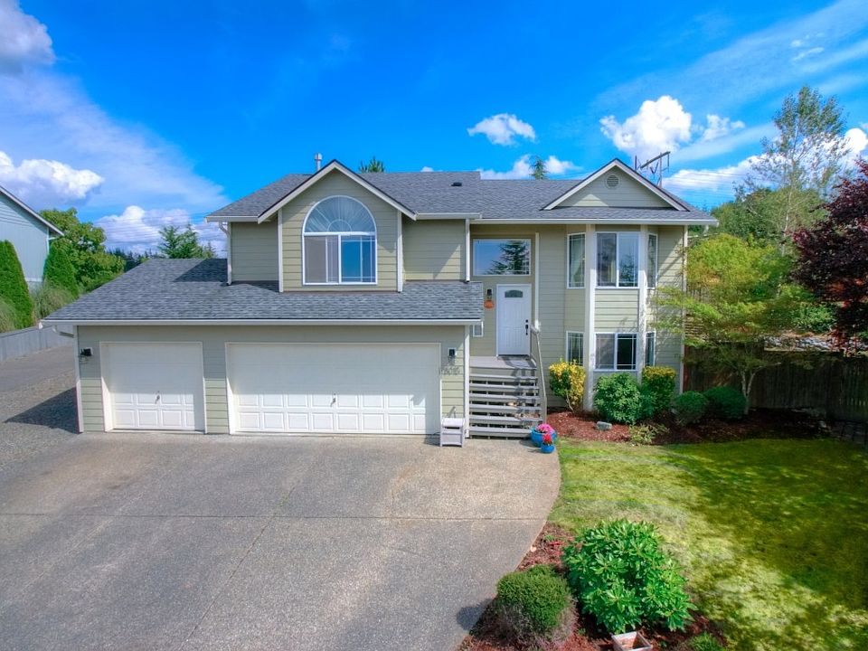 1st image of 8015 80th Dr NE