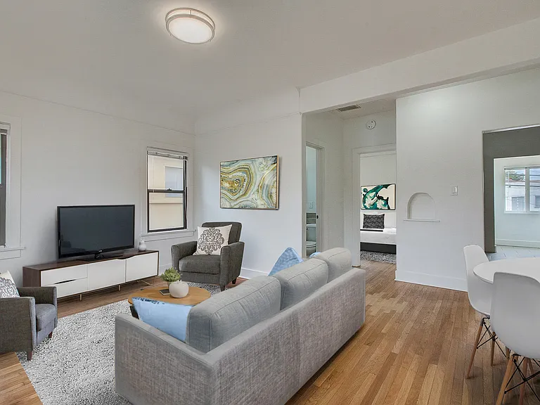 Barton Apartments — Photo 13