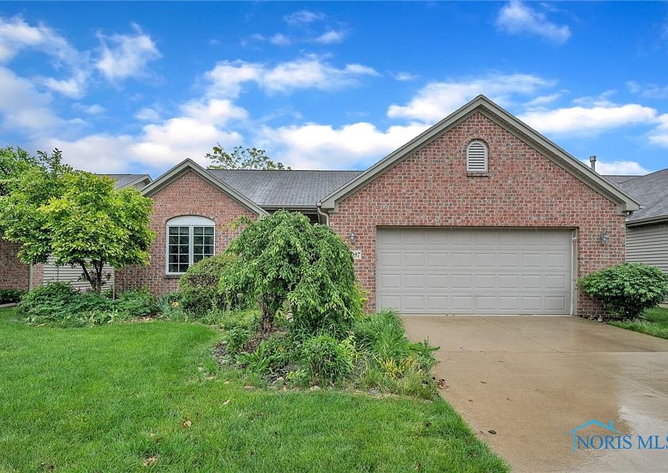 1st image of 10097 N Shannon Hills Dr