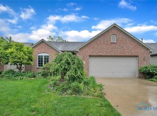 10097 N Shannon Hills Dr, Perrysburg, OH 43551