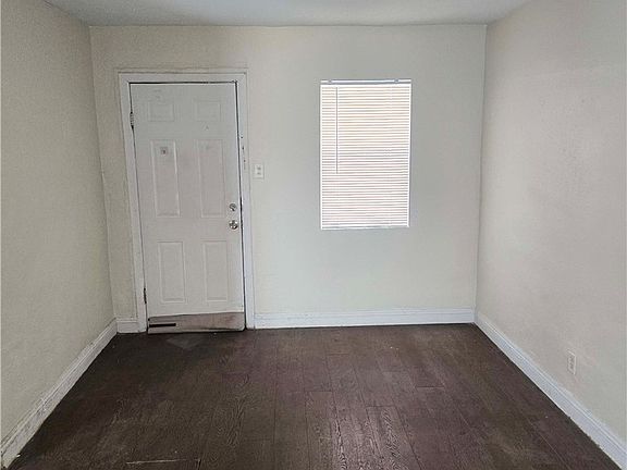 2nd image of 413 W Van Buren Ave #9