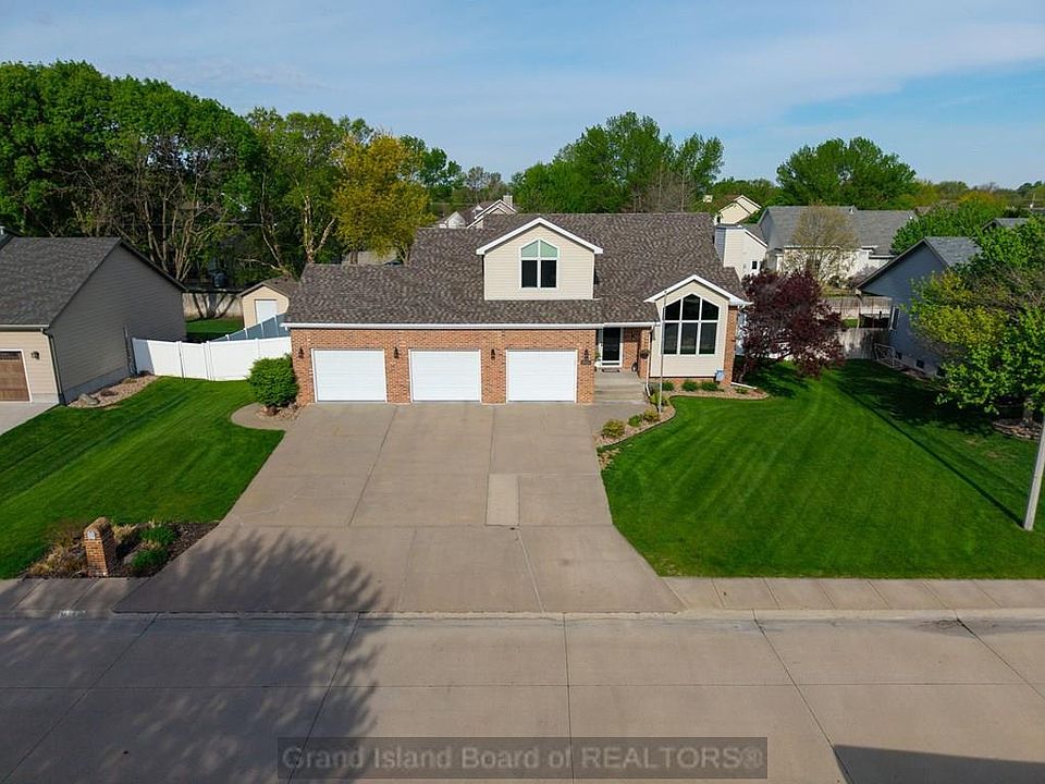 1st image of 2522 Parkview Dr