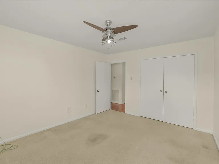 7818 Kleingreen Ln — Photo 32