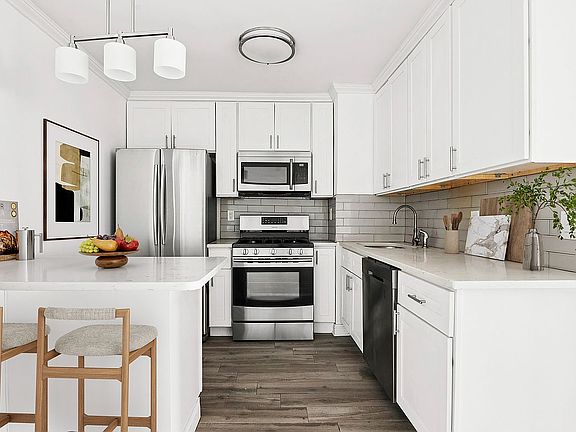 5th image of 495 E 7th St APT 4A