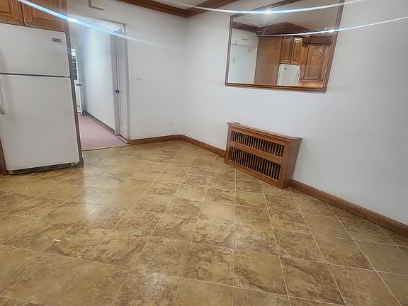4th image of 1-6250 70th St