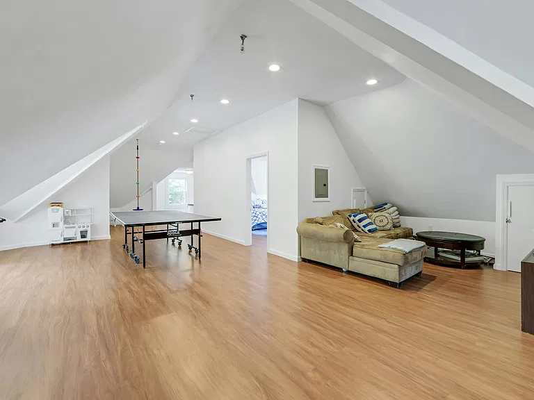 78 Franklin St — Photo 15