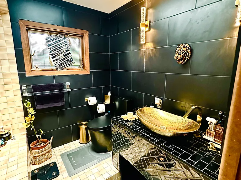 2082 Lakeshire Dr — Photo 12