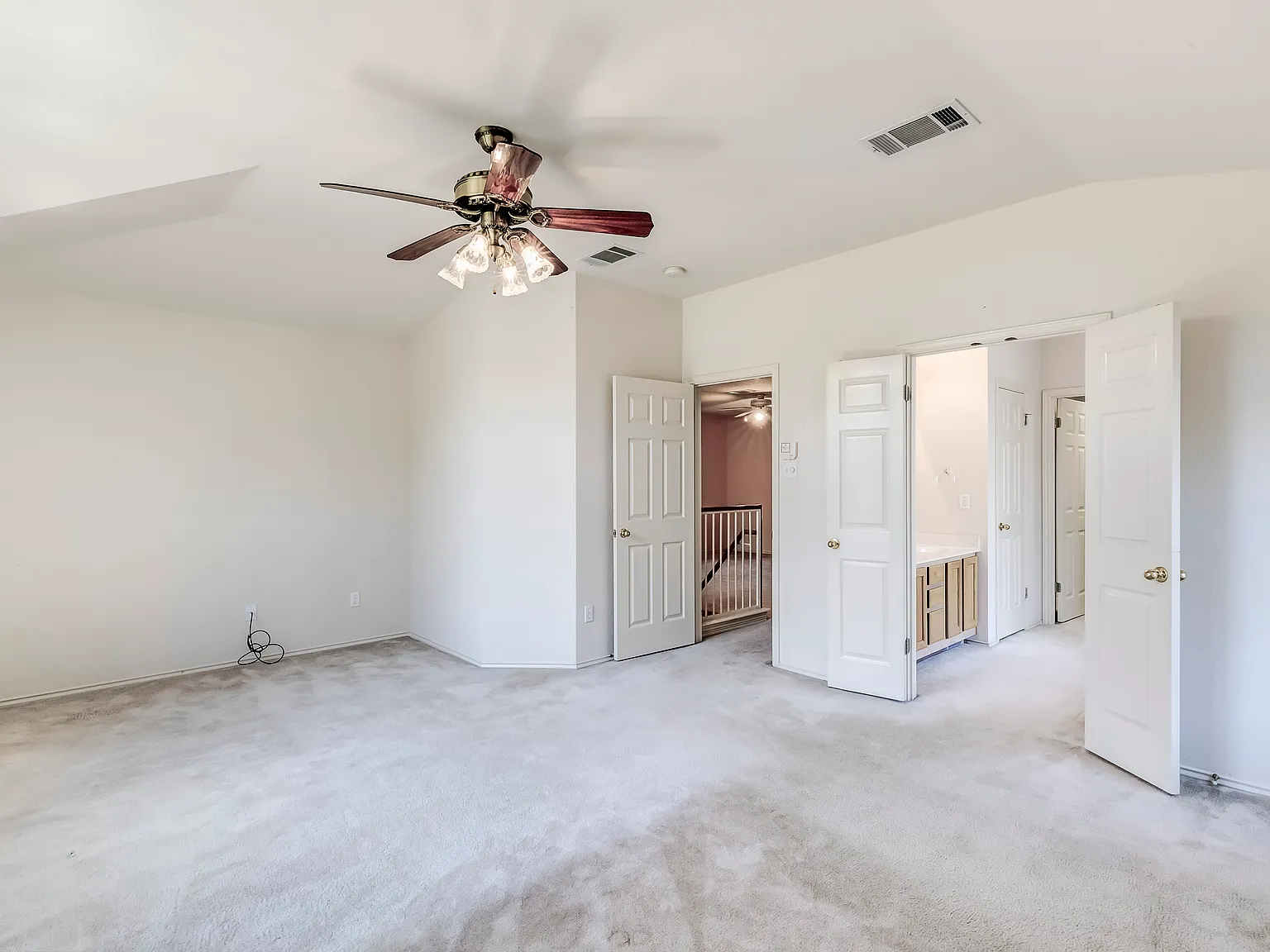 3 bed, 2.5 bath, 2186 sqft, $2,245 — Photo 4