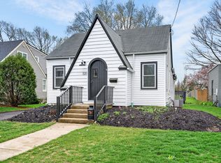 320 Chalmers St, Geneva, IL