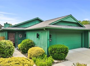 13468 Trails Edge Ct, Strongsville, OH