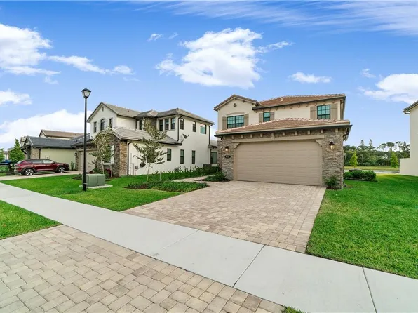 8755 Grand Prix Ln, Boynton Beach, FL 33472