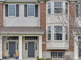 2951 Henley Ln, Naperville, IL 60540