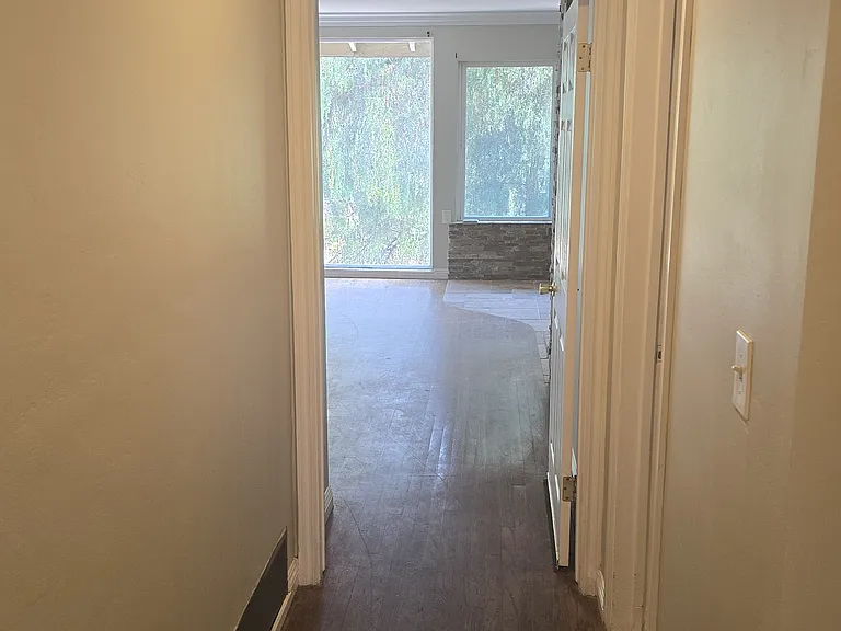 10957 Horizon Hills Dr — Photo 14