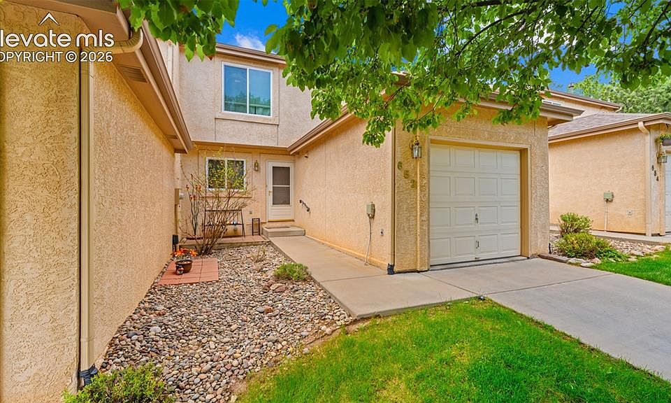 1st image of 652 Echo Ln