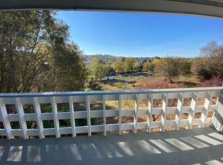 Updated 3-Bedroom Apartment with River Views!, Pendleton, OR 97801