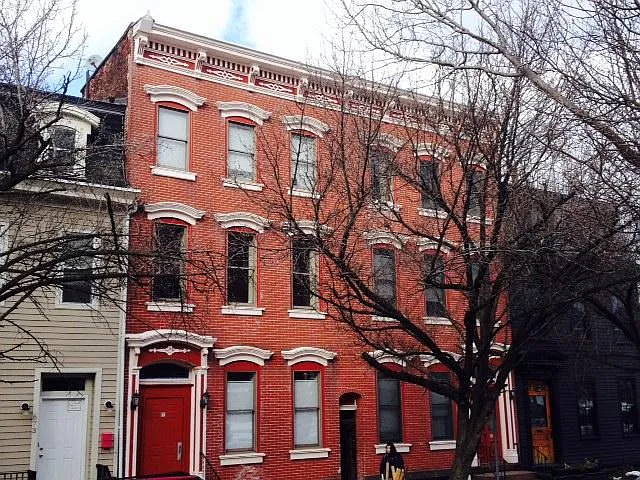 671 Ferry St — Photo 1