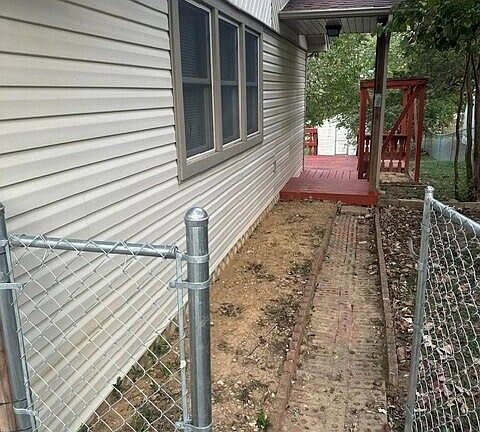 2nd image of 510 Johnson Street