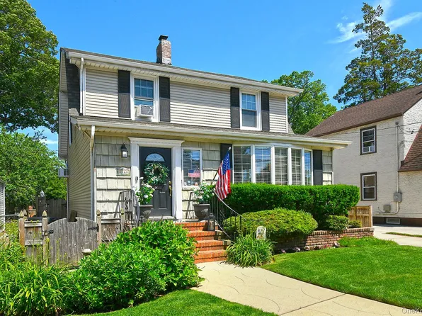 46 Christabel Street, Lynbrook, NY 11563