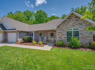 40 Halyn Ln, Arden, NC 28704