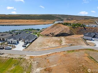 9647 Ridgeview Dr NW, Quincy, WA 98848