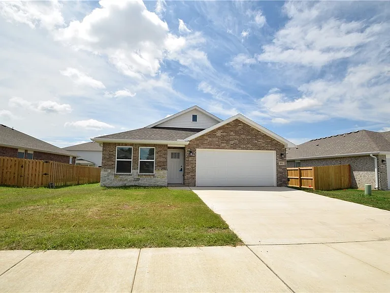 2071 Bluestem Dr — Photo 23