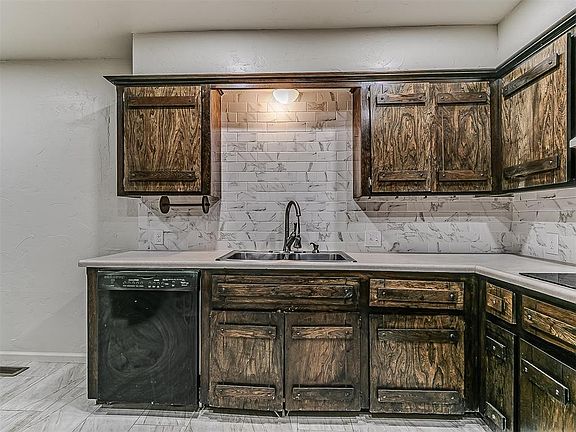 3rd image of 1170 Mockingbird Cir
