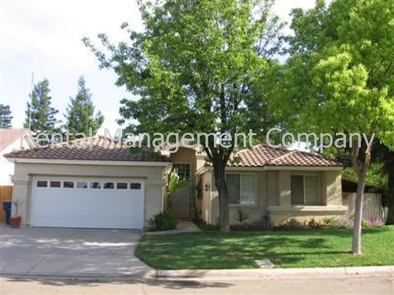 5808 W Fir Ave — Photo 1