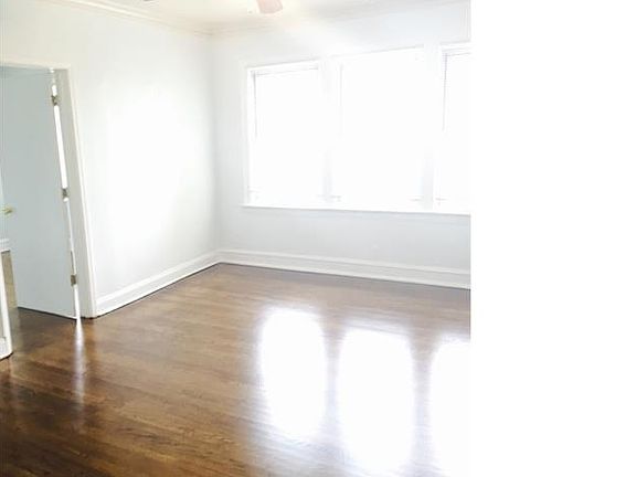 3rd image of 7615 S Blackstone Ave