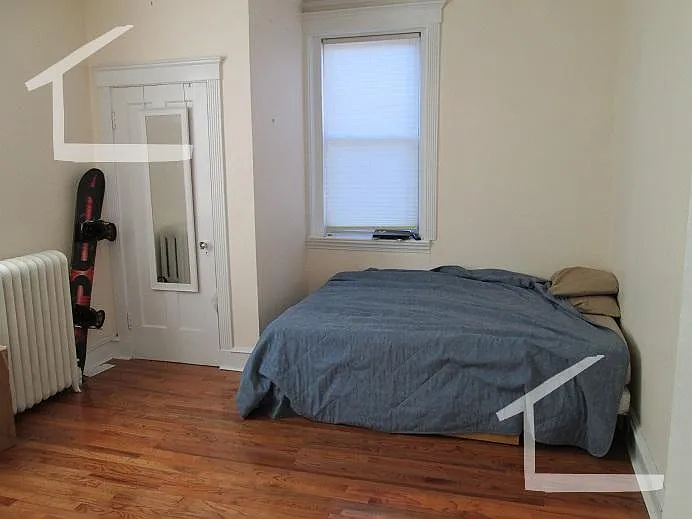 6 bed, 2100 sqft, $10,200 — Photo 4