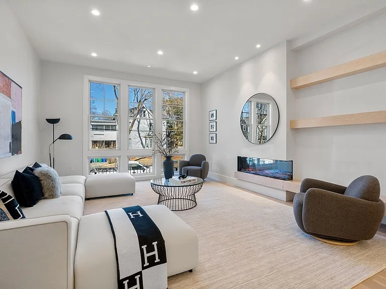 4 Knowles St #4 — Photo 5
